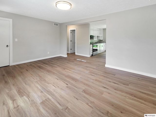 305 Kohl Road, Bellevue, NE 68005