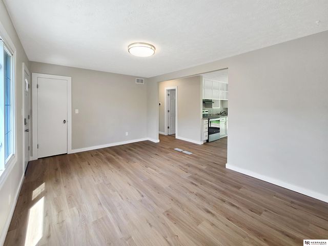 305 Kohl Road, Bellevue, NE 68005