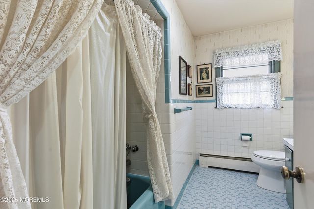 649 Spray Avenue, Beachwood, NJ 08722