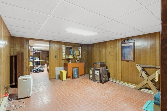 649 Spray Avenue, Beachwood, NJ 08722