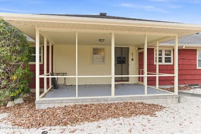 649 Spray Avenue, Beachwood, NJ 08722