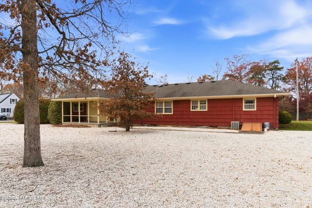 649 Spray Avenue, Beachwood, NJ 08722