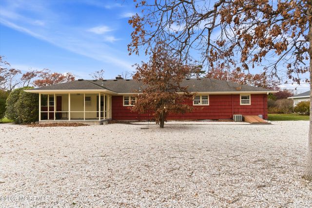 649 Spray Avenue, Beachwood, NJ 08722