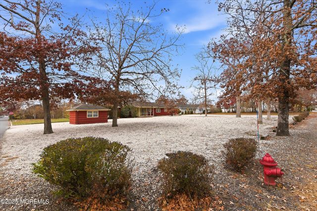 649 Spray Avenue, Beachwood, NJ 08722