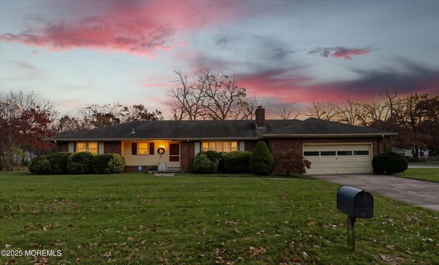 649 Spray Avenue, Beachwood, NJ 08722