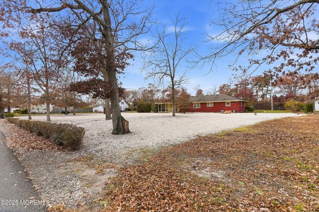 649 Spray Avenue, Beachwood, NJ 08722