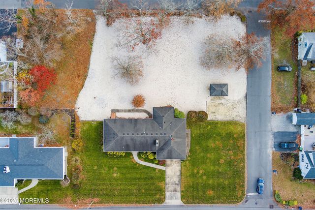 649 Spray Avenue, Beachwood, NJ 08722