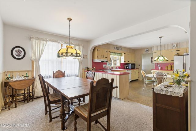 649 Spray Avenue, Beachwood, NJ 08722