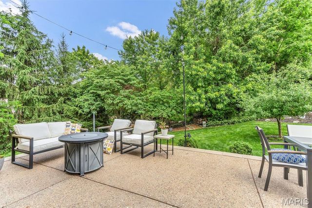 5522 Bellemeade Trail Court, St Louis, MO 63129