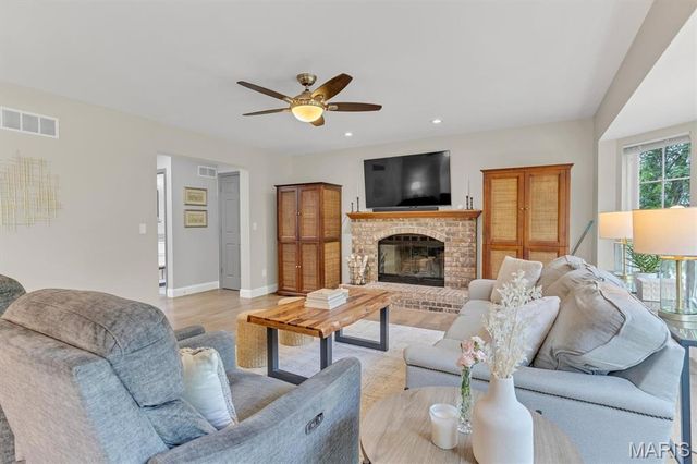 5522 Bellemeade Trail Court, St Louis, MO 63129