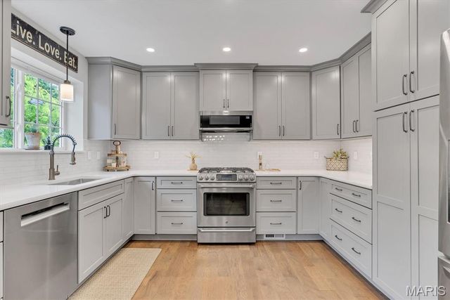 5522 Bellemeade Trail Court, St Louis, MO 63129