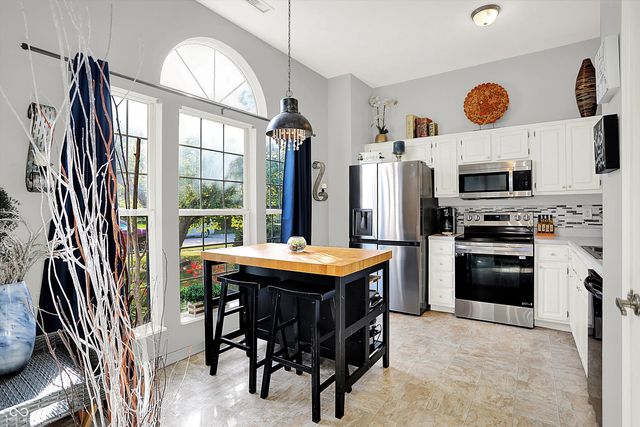 340 Seabreeze Circle, Avon, IN 46123