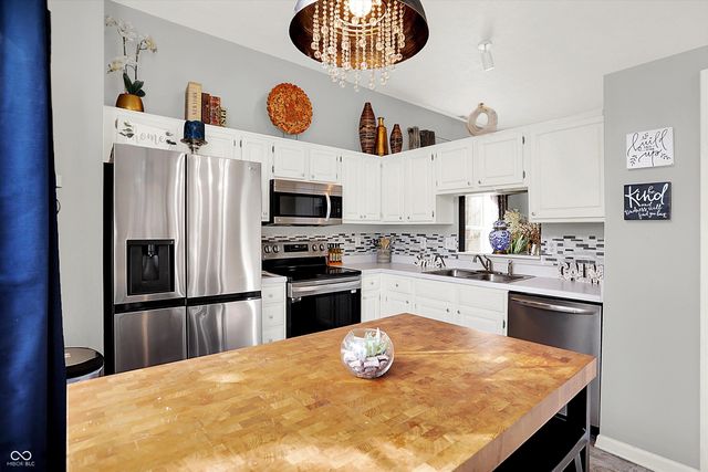 340 Seabreeze Circle, Avon, IN 46123