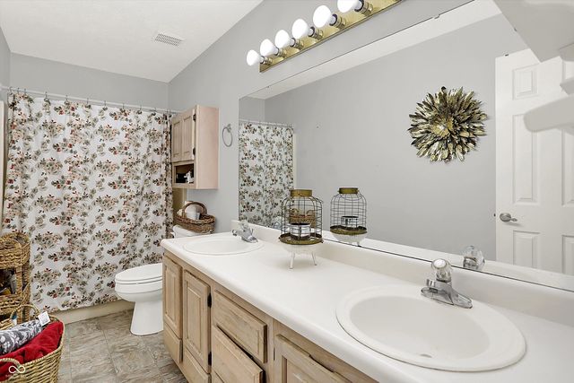 340 Seabreeze Circle, Avon, IN 46123