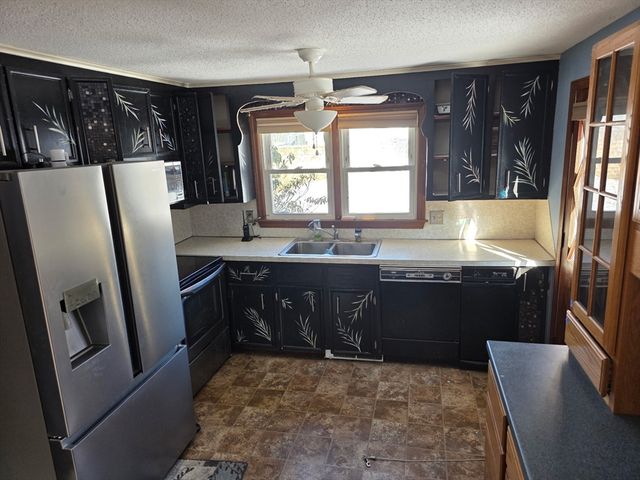 35 Lake Drive, Wilbraham, MA 01095