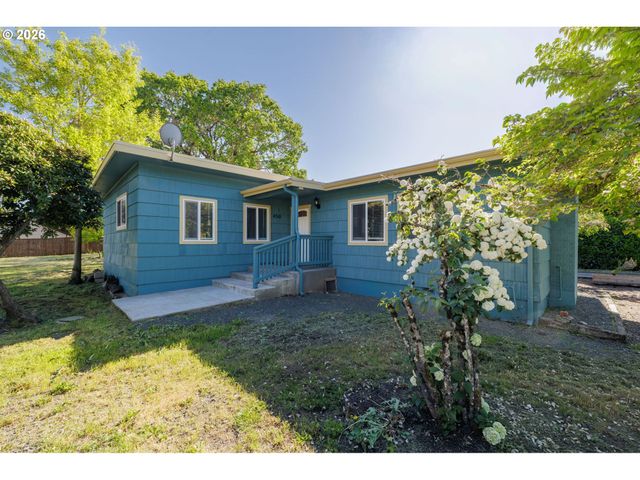 450 Hunsaker Ln, Eugene, OR 97404