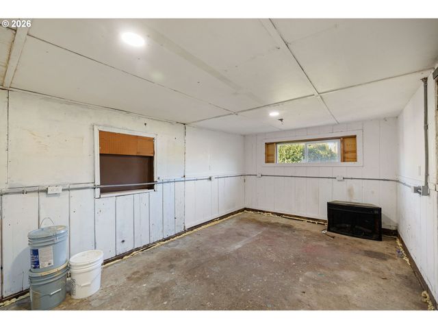 450 Hunsaker Ln, Eugene, OR 97404