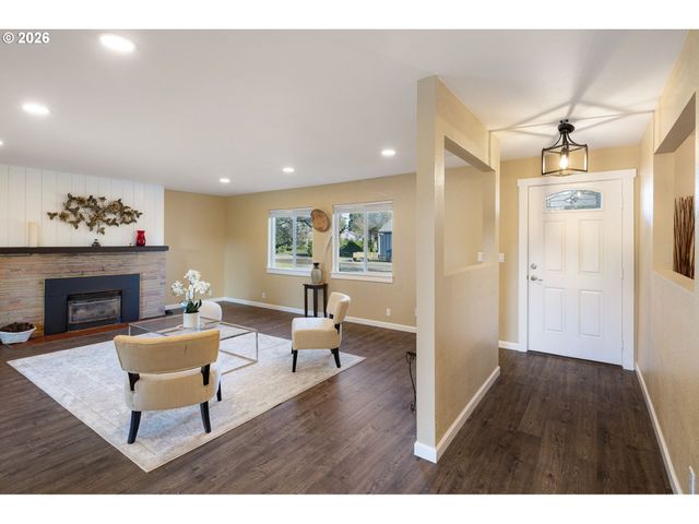 450 Hunsaker Ln, Eugene, OR 97404
