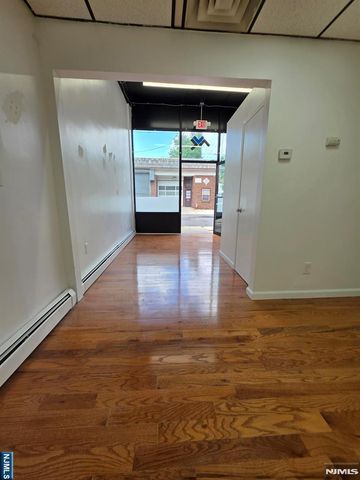 30 Fort Lee Road, Bogota, NJ 07603