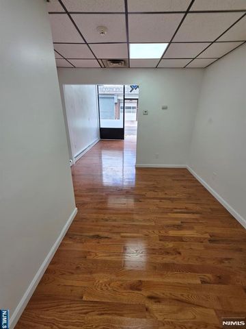 30 Fort Lee Road, Bogota, NJ 07603