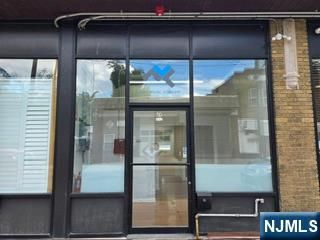 30 Fort Lee Road, Bogota, NJ 07603