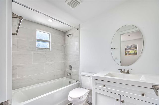 226 Fairweather LN, Fort Myers Beach, FL 33931
