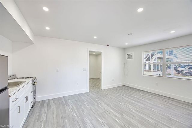 226 Fairweather LN, Fort Myers Beach, FL 33931