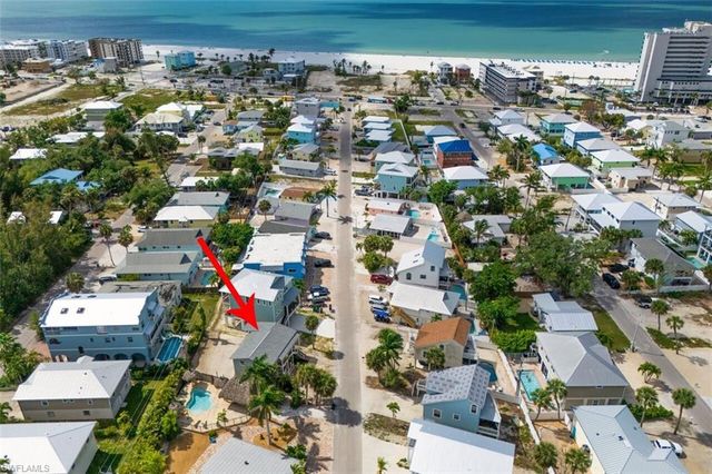 226 Fairweather LN, Fort Myers Beach, FL 33931