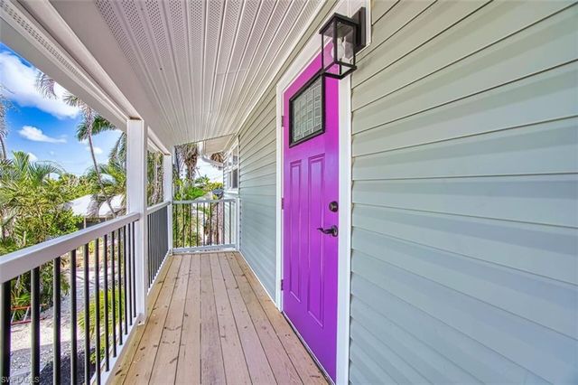 226 Fairweather LN, Fort Myers Beach, FL 33931