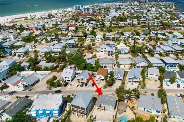 226 Fairweather LN, Fort Myers Beach, FL 33931