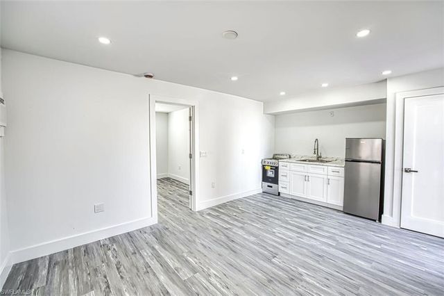 226 Fairweather LN, Fort Myers Beach, FL 33931