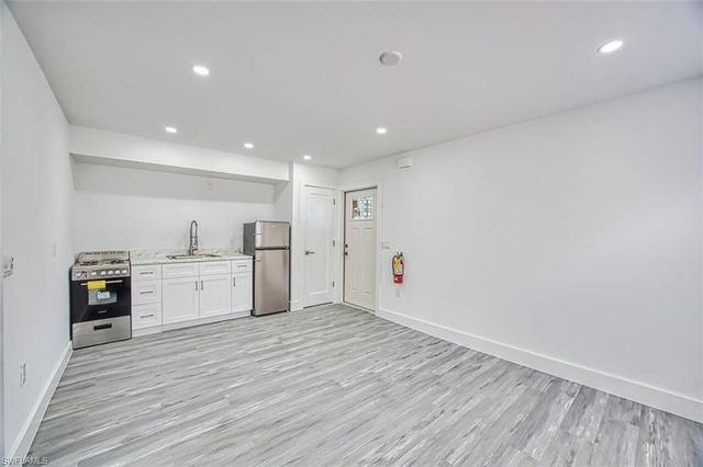 226 Fairweather LN, Fort Myers Beach, FL 33931