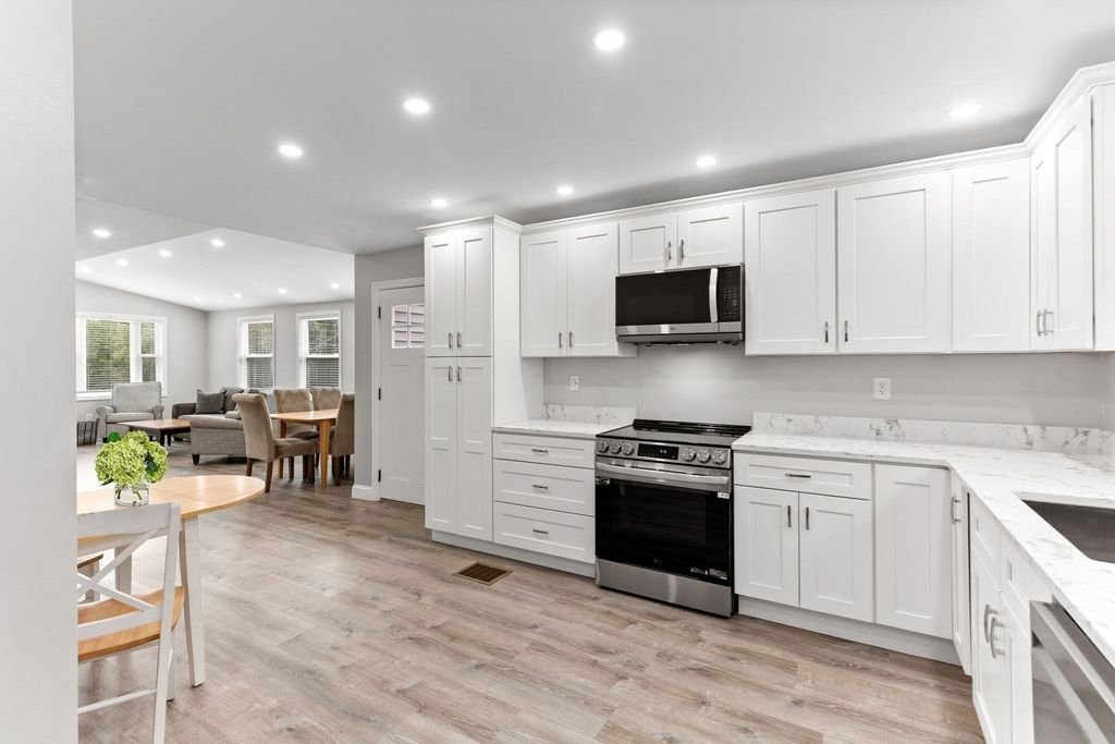 188 Page St, Avon, MA 02322