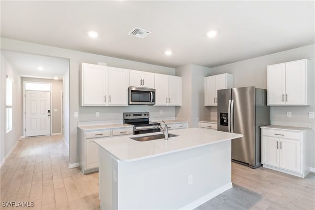 1192 BROOKLANDS DR, Fort Myers, FL 33905