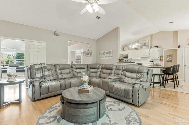 5371 Stafford Cir, Pace, FL 32571