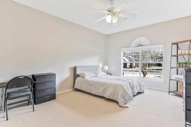 5371 Stafford Cir, Pace, FL 32571