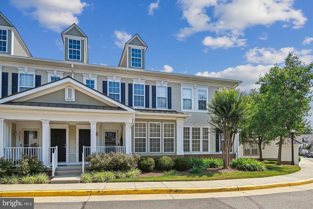 43074 OLD GALLIVAN TER, Ashburn, VA 20147
