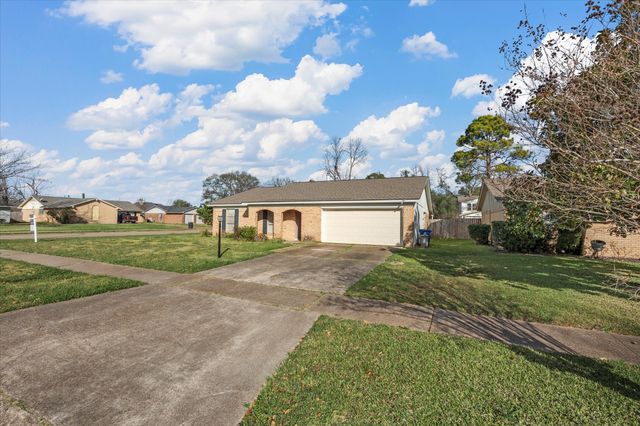 402 Wellington Court, Shreveport, LA 71115