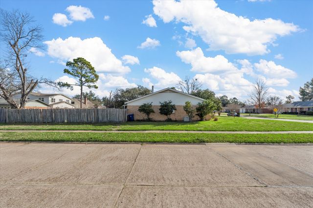 402 Wellington Court, Shreveport, LA 71115