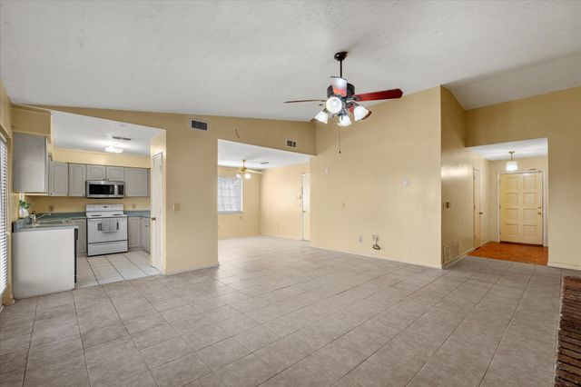 402 Wellington Court, Shreveport, LA 71115