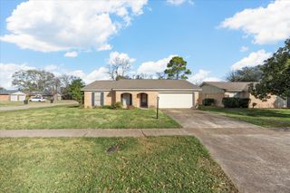 402 Wellington Court, Shreveport, LA 71115