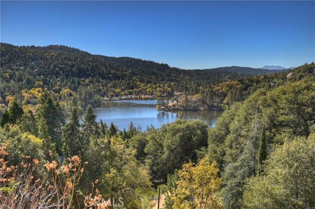 404 Darfo, Crestline, CA 92325