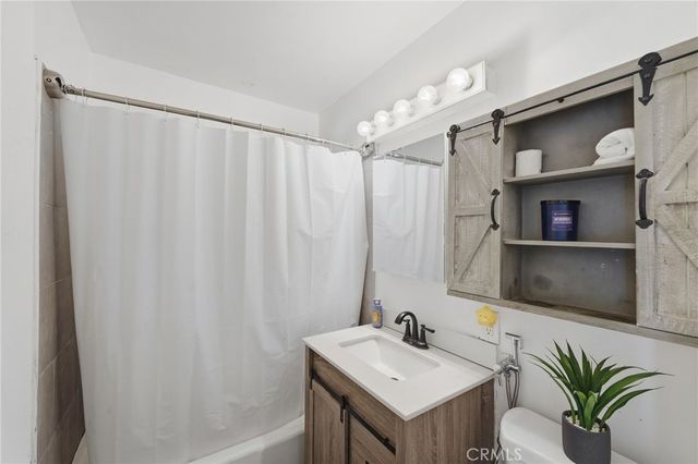 725 S Taper, Compton, CA 90220