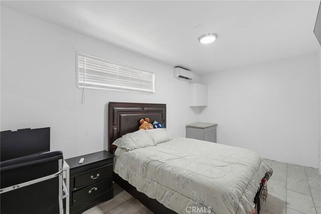 725 S Taper, Compton, CA 90220