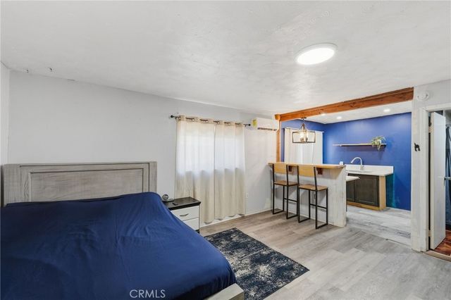 725 S Taper, Compton, CA 90220