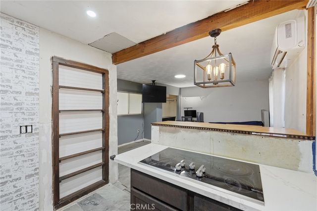 725 S Taper, Compton, CA 90220