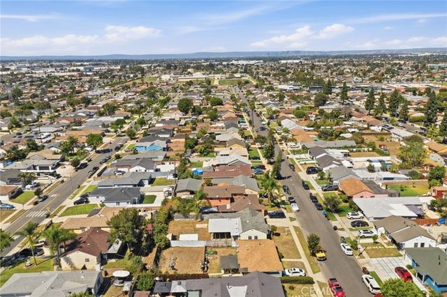 725 S Taper, Compton, CA 90220