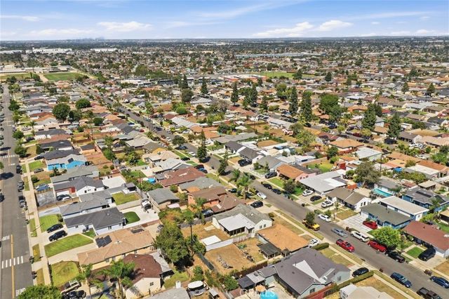 725 S Taper, Compton, CA 90220