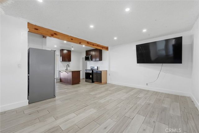 725 S Taper, Compton, CA 90220