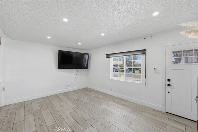 725 S Taper, Compton, CA 90220